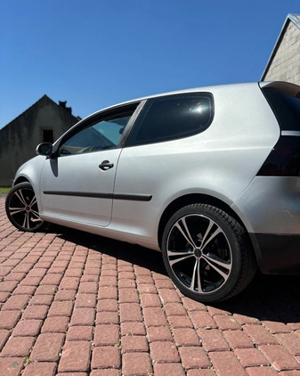 Volkswagen Golf cena 12000 przebieg: 231000, rok produkcji 2005 z Racibórz małe 106